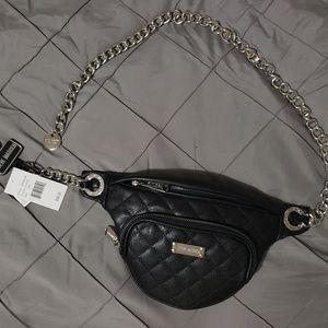 STEVE MADDEN CHAIN FANNY PACK